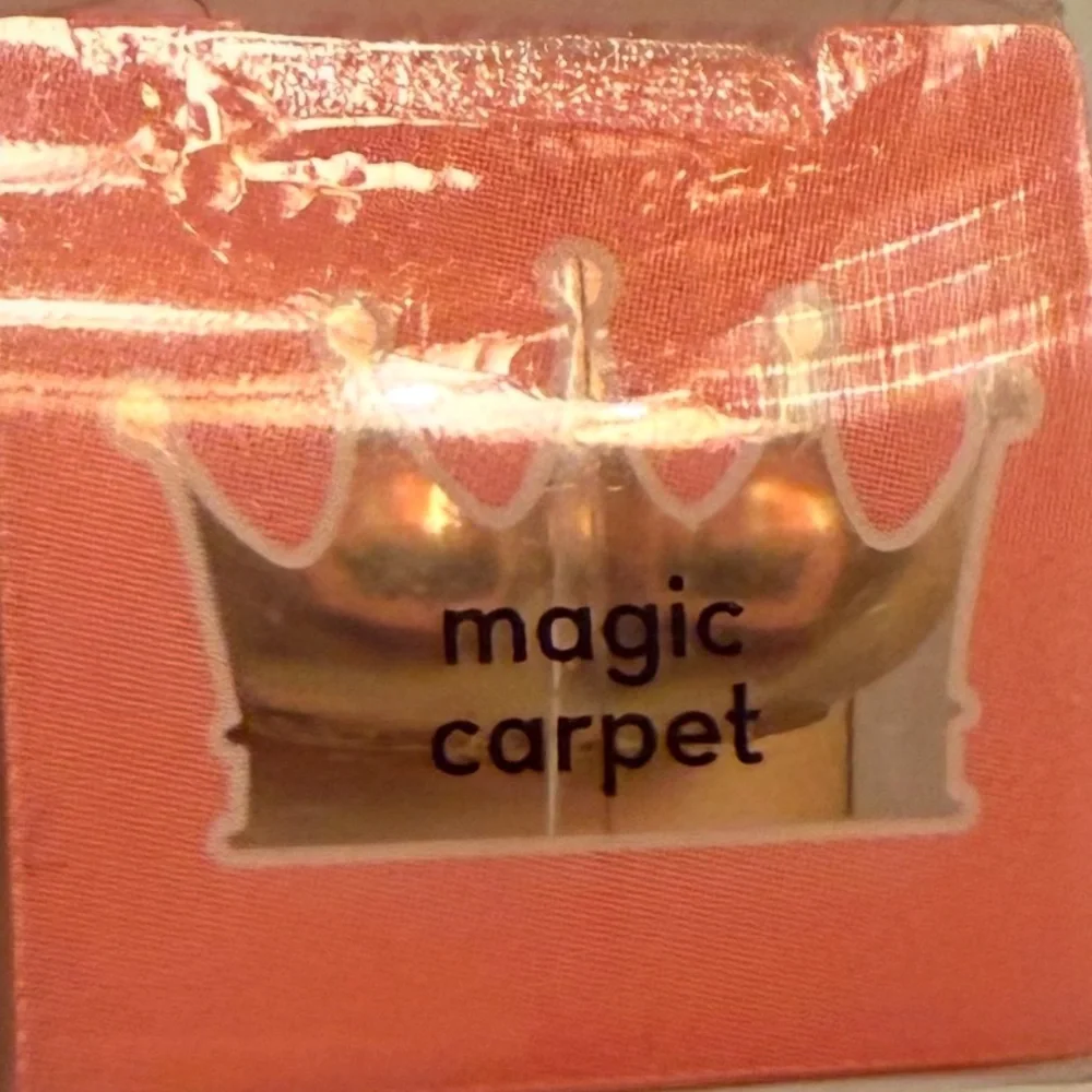 The Crème Shop X Disney Lip Oil Smooth Elixir Jasmine Magic Carpet
